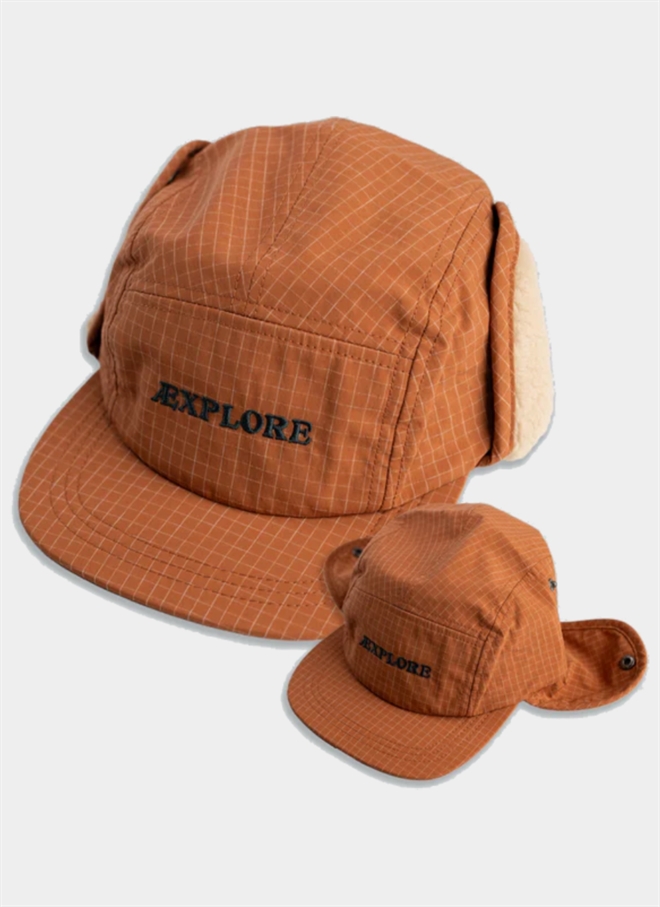 Lakor Earflap Cap