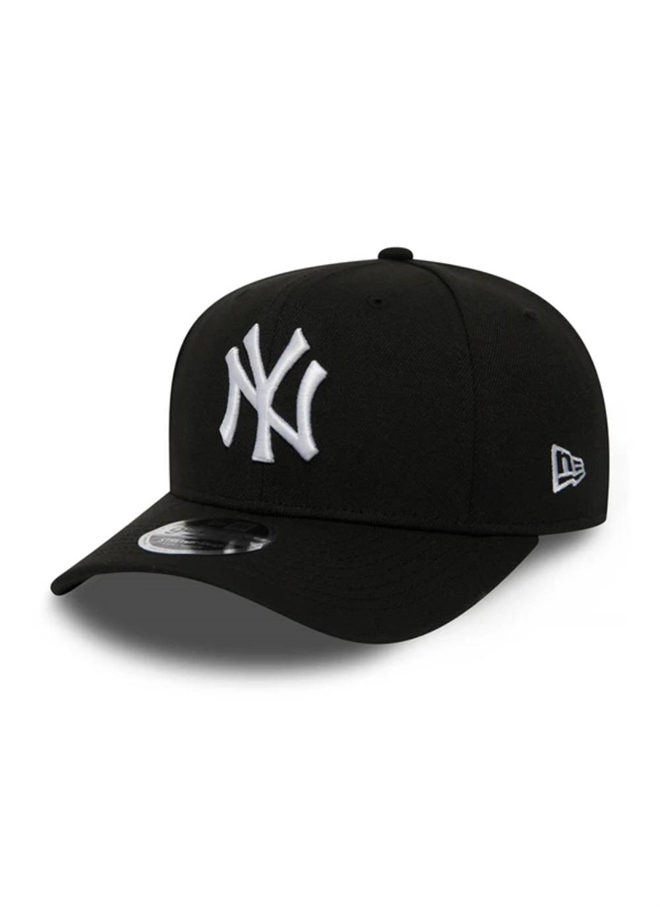 Sort NY Yankees snapback fra New Era.