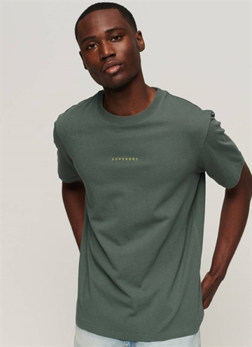 Superdry Code Surplus Logo T-Shirt i grøn.